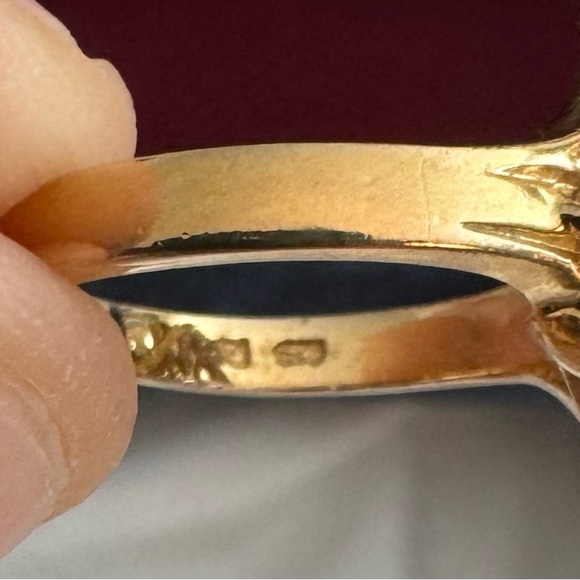 Vintage Gold and Silver Floral Ring with Sparkling Stones - Picture 6 of 7